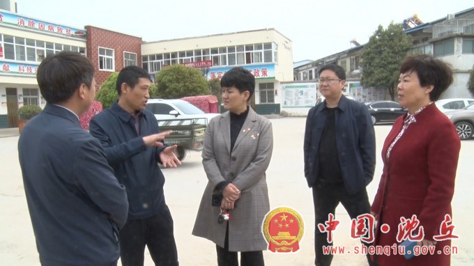 县领导调研新冠疫苗接种点选址工作 (2).jpg