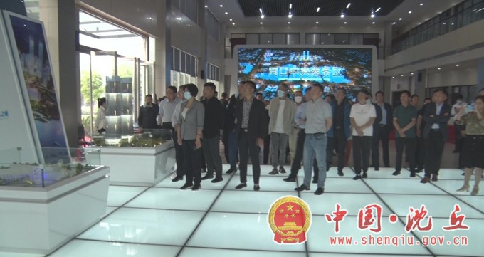 我县组织市人大代表观摩周口中心城区建设3.jpg