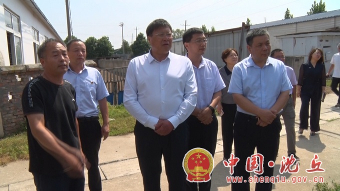 市人大常委会副主任程新华到我县调研槐山羊种质资源保护工作 (3).jpg