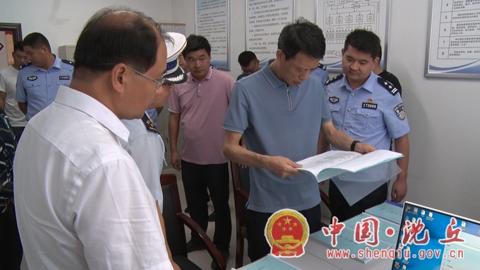 【2021-9-27】何洪涛带队观摩白集镇沿街门店消防隐患整治和消安委实体化运行工作开展情况 (2).jpg