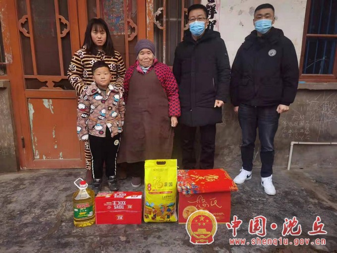 【2022-1-25】春节慰问送关怀  情暖退役军人心 (2).jpg