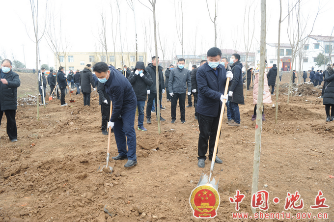 【2022-2-7】县卫健委积极开展节后义务植树活动 (2).png