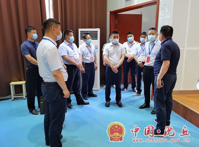【2022-6-23】省教育厅二级巡视员杨光到我县巡视中招考试工作.jpg