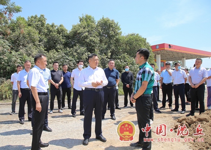 田庆杰在调研城区三大出入口改造工程时强调 强化“三个保障” 打造百姓满意工程.jpg