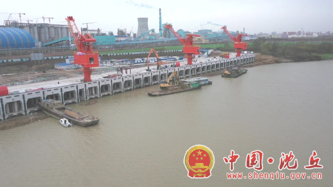 沈丘港区刘集作业区新建工程加快项目建设.mpg_20221202_153643.533.png