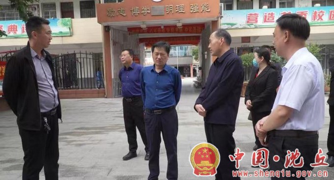 县人大常委会开展《义务教育法》执法检查（1）.jpg
