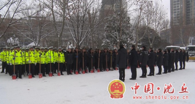 我县多部门以雪为令齐行动 除雪铲冰保畅通4.jpg