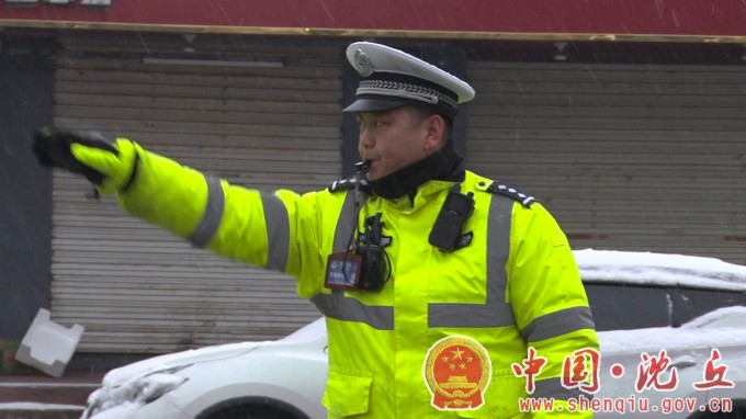 【2024-2-12】春节我在岗超市春节不打烊 员工服务“不打折”（6）.jpg