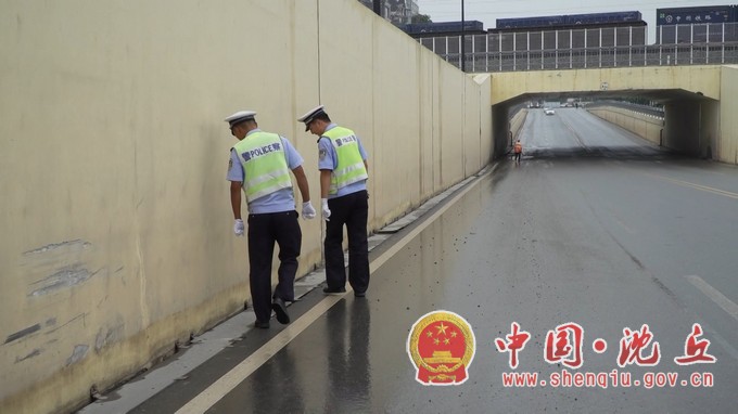 沈丘：筑牢防汛安全网，保障市民生活秩序.mp4_20240717_163054.414.jpg