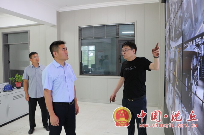 余长坤深入企业开展助企调研活动1.jpg