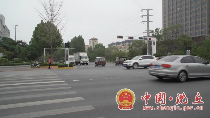 交通劝导不停歇 助力文明安全行2.jpg