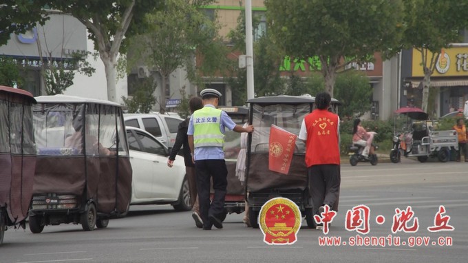 交通劝导不停歇 助力文明安全行5.jpg