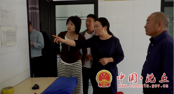 十一不松懈 我县民政局为养老服务机构“把脉”2.jpg