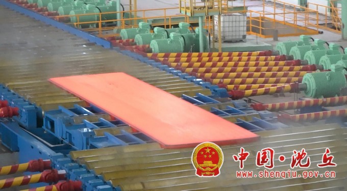 【2024-11-1】河南钢铁集团周口基地5600mm宽厚板轧机设备完成热试(2).jpg