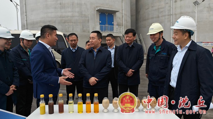 郭浩一行到我县调研.JPG