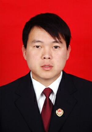 王经纬,男,汉族,1984年4月生,中共党员,现在沈丘县检察院反渎局工作.