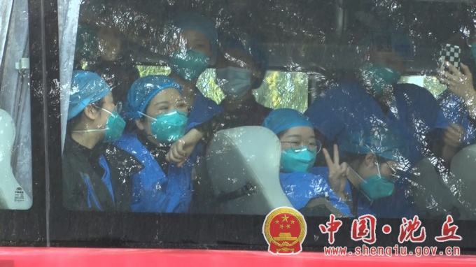 【2021-11-26】沈丘援扶最后一批医疗队队员安全“回家” (4).jpg