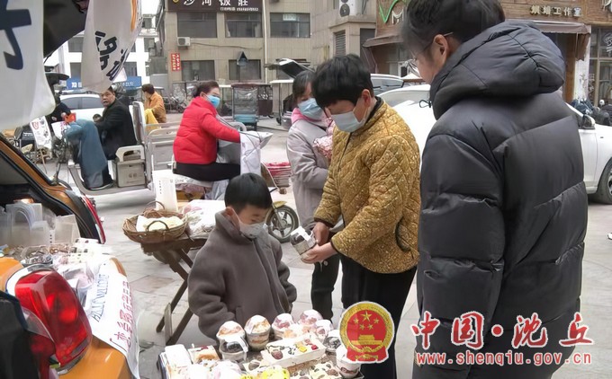 “后备箱”小摊位 活跃“大”经济（2）-gigapixel-low_res-scale-2_00x.jpg