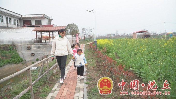 刘庄店镇：持续改善人居环境 让乡村美起来农民富起来（1）.jpg