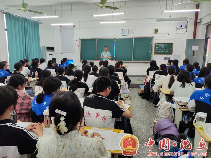 【2023-8-31】沈丘网红宣讲小分队“开学第一课”宣讲党的二十大精神.jpg