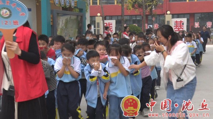 【2023-10-30】消防演练进校园 共筑安全防火墙（3）.jpg