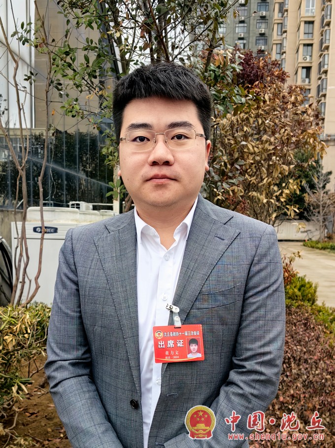 董力文1.jpg