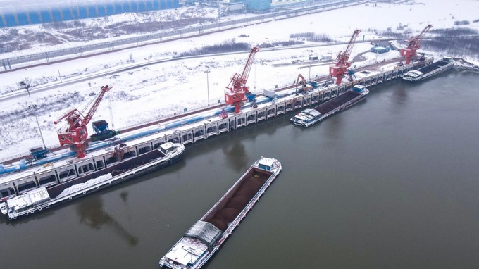 沈丘港迎战风雪保障安全生产2.jpg