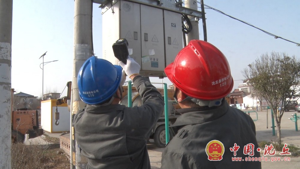 【2026-2-18】新春走基层｜电力人春节不打烊 守护万家灯火（11）.jpg